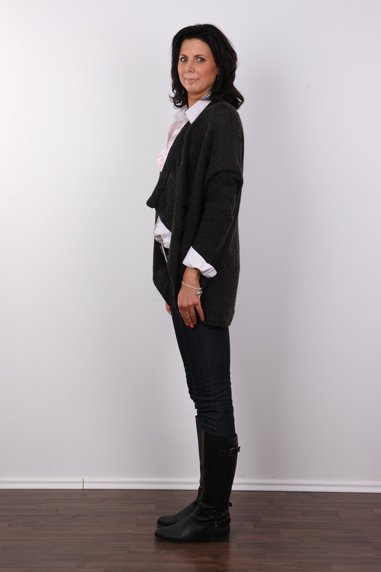 3. Download full pics of Petra (35) from czechcasting.com