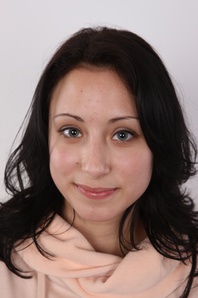 1. Download full pics of Nikol (19) from czechcasting.com