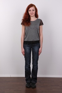 2. Download full pics of Dana (22) from czechcasting.com