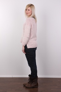 3. Download full pics of Lilia (27) from czechcasting.com