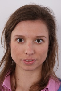 1. Download full pics of Veronika (26) from czechcasting.com