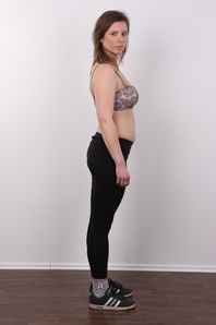 5. Download full pics of Veronika (26) from czechcasting.com