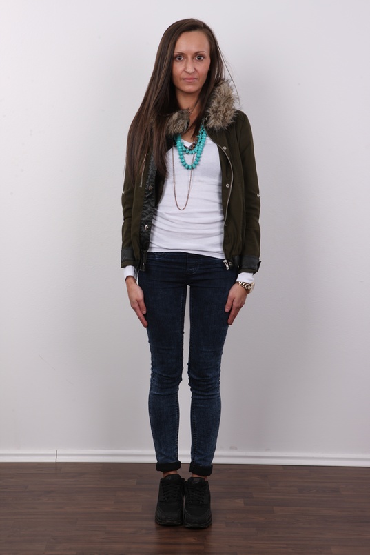 2. Download full pics of Helena (26) from czechcasting.com