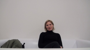 1. Download full pics of Viktorie (28) from czechcasting.com