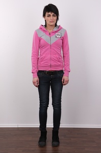 2. Download full pics of Zuzana (25) from czechcasting.com