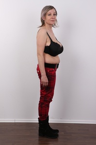 5. Download full pics of Alena (48) from czechcasting.com