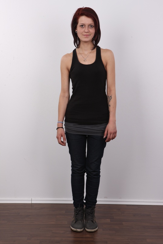 2. Download full pics of Tereza (22) from czechcasting.com