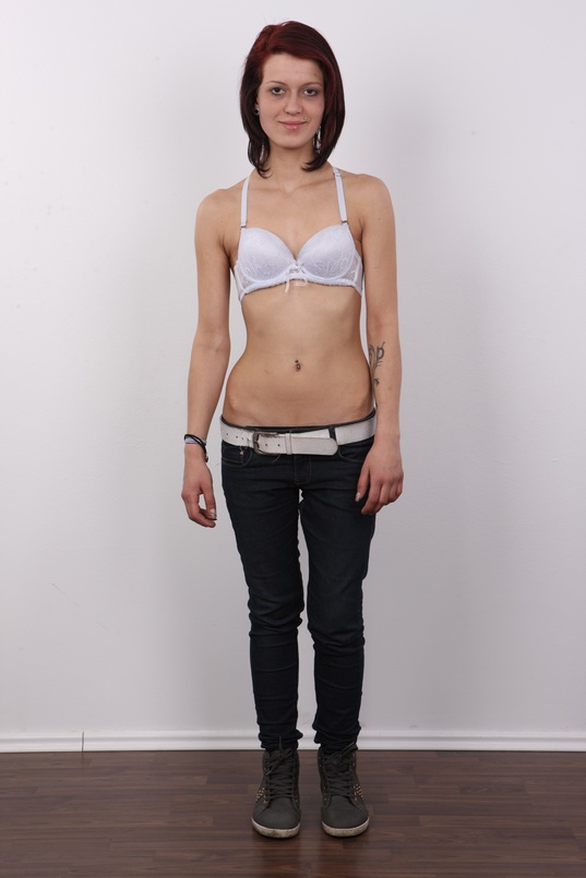 4. Download full pics of Tereza (22) from czechcasting.com