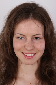 1. Download full pics of Sarka (21) from czechcasting.com