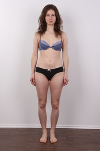 7. Download full pics of Sarka (21) from czechcasting.com