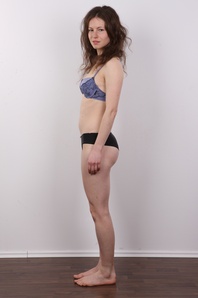 8. Download full pics of Sarka (21) from czechcasting.com