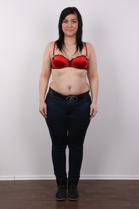 4. Download full pics of Renata (35) from czechcasting.com