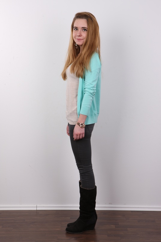 3. Download full pics of Sabina (20) from czechcasting.com