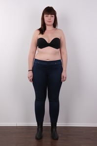 4. Download full pics of Marta (18) from czechcasting.com