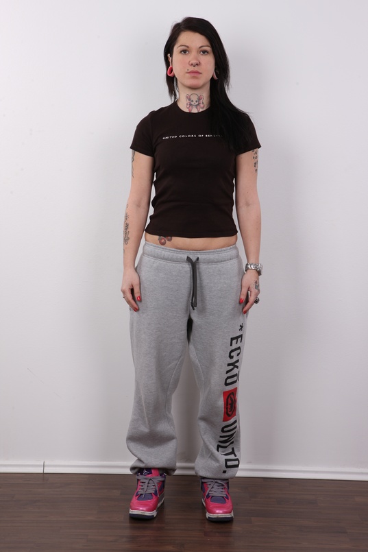 2. Download full pics of Adela (29) from czechcasting.com