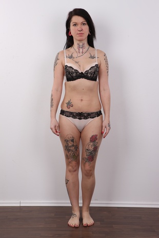 7. Download full pics of model Adela (29) from czechcasting.com