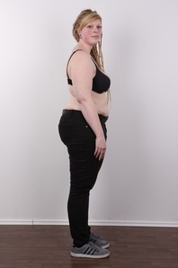 5. Download full pics of Katerina (23) from czechcasting.com