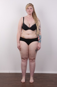 7. Download full pics of Katerina (23) from czechcasting.com