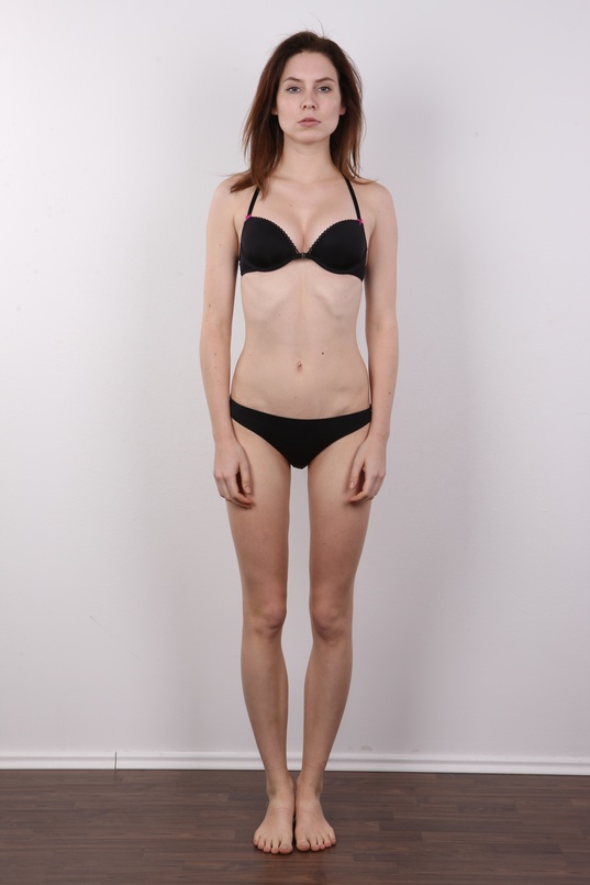 7. Download full pics of Katka (26) from czechcasting.com