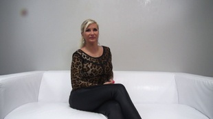 1. Download full pics of Jaroslava (31) from czechcasting.com