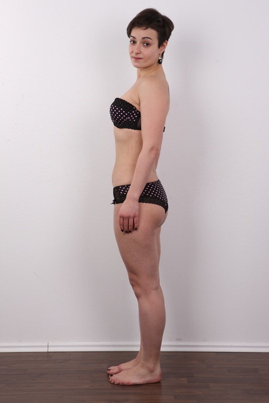 5. Download full pics of Lucie (27) from czechcasting.com