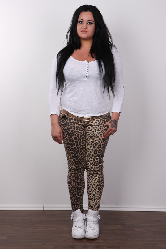 2. Download full pics of Martina (22) from czechcasting.com