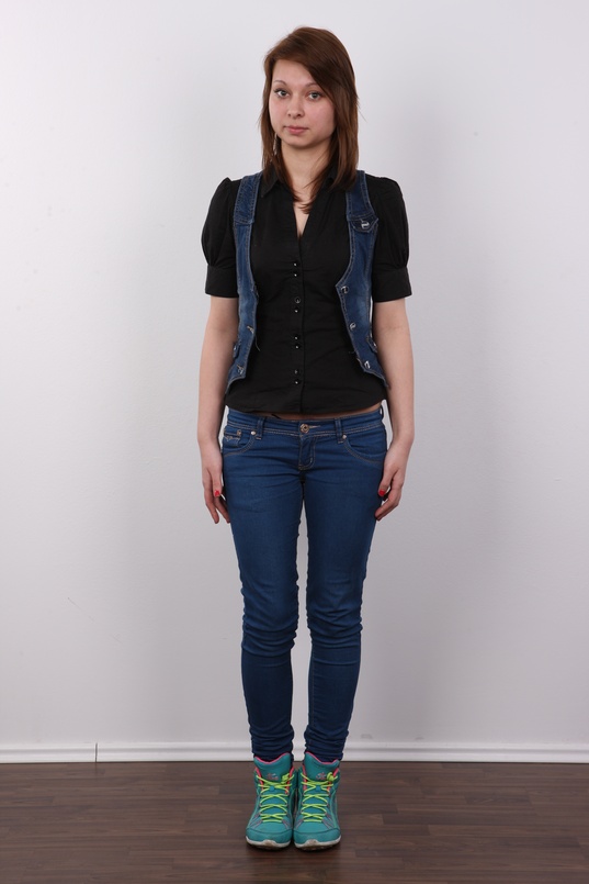 2. Download full pics of Barbora (18) from czechcasting.com