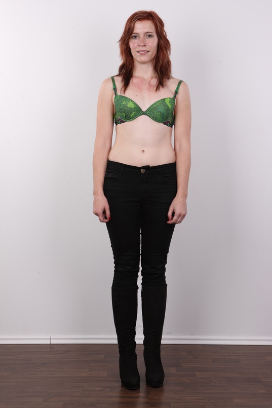 4. Download full pics of Lucie (23) from czechcasting.com