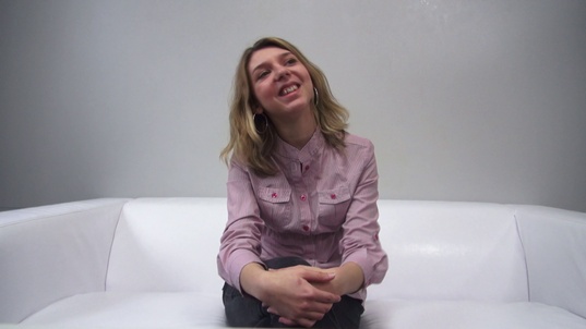 1. Download full pics of Ivana (18) from czechcasting.com