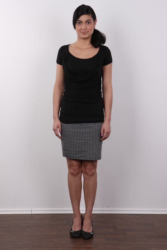 2. Download full pics of Erika (24) from czechcasting.com