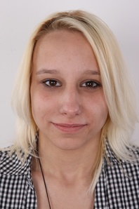 1. Download full pics of Marie (22) from czechcasting.com