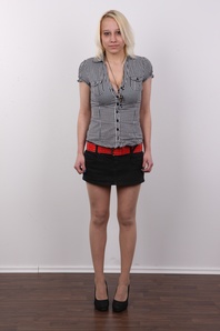 2. Download full pics of Marie (22) from czechcasting.com