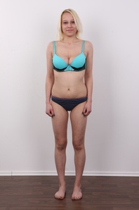 7. Download full pics of Marie (22) from czechcasting.com