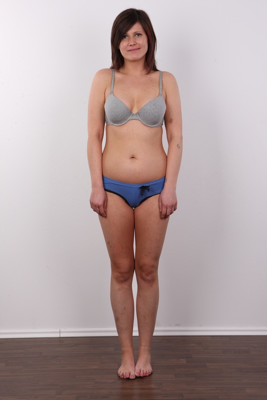 7. Download full pics of Daniela (23) from czechcasting.com