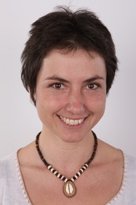 1. Download full pics of Alexandra (41) from czechcasting.com