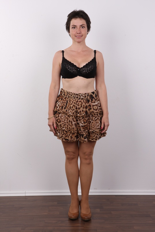 4. Download full pics of Alexandra (41) from czechcasting.com