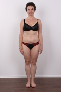 7. Download full pics of Alexandra (41) from czechcasting.com