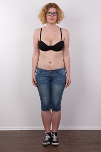 4. Download full pics of Kristyna (19) from czechcasting.com