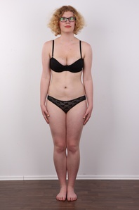 7. Download full pics of Kristyna (19) from czechcasting.com