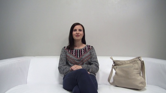 1. Download full pics of Veronika (22) from czechcasting.com