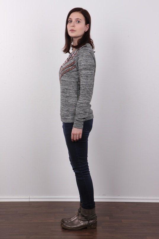 3. Download full pics of Veronika (22) from czechcasting.com