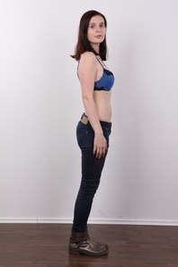 5. Download full pics of Veronika (22) from czechcasting.com