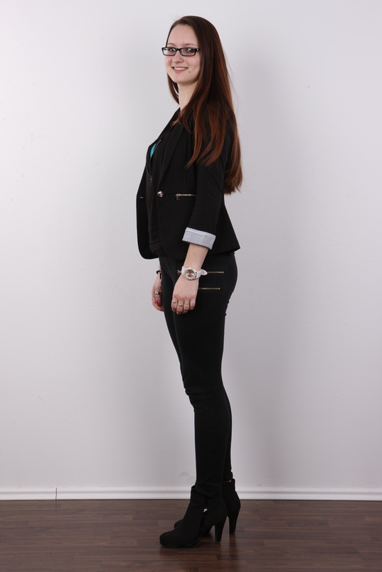 3. Download full pics of Martina (21) from czechcasting.com