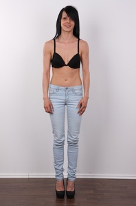 4. Download full pics of Petra (28) from czechcasting.com