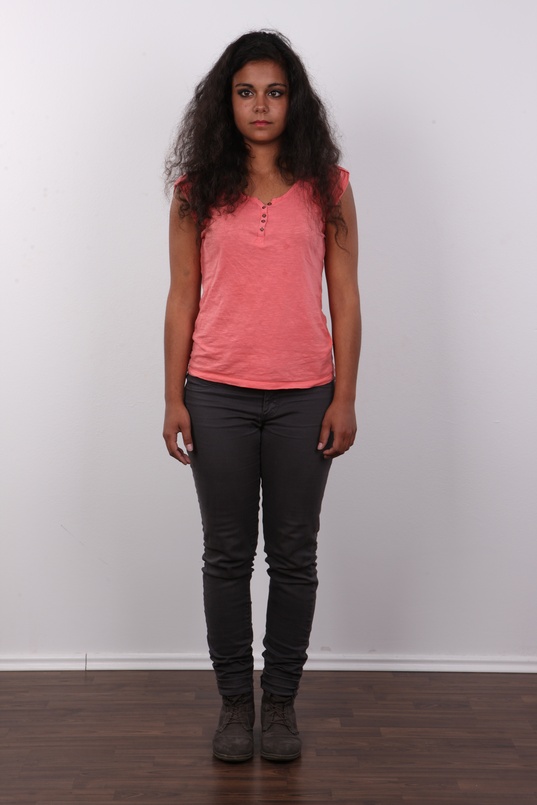 2. Download full pics of Tereza (19) from czechcasting.com