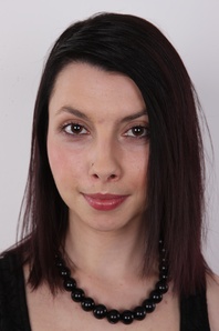 1. Download full pics of Vendula (24) from czechcasting.com