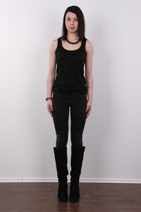 2. Download full pics of Vendula (24) from czechcasting.com