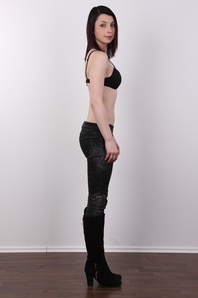 5. Download full pics of Vendula (24) from czechcasting.com