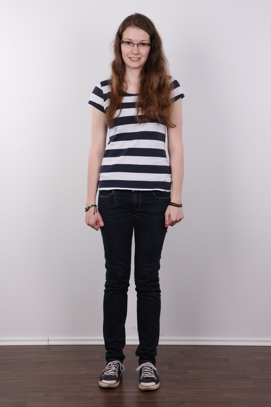 2. Download full pics of Tereza (20) from czechcasting.com