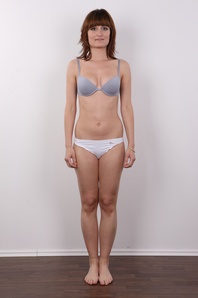 7. Download full pics of Marie (24) from czechcasting.com